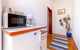 Sweet Triple Room In Makarska