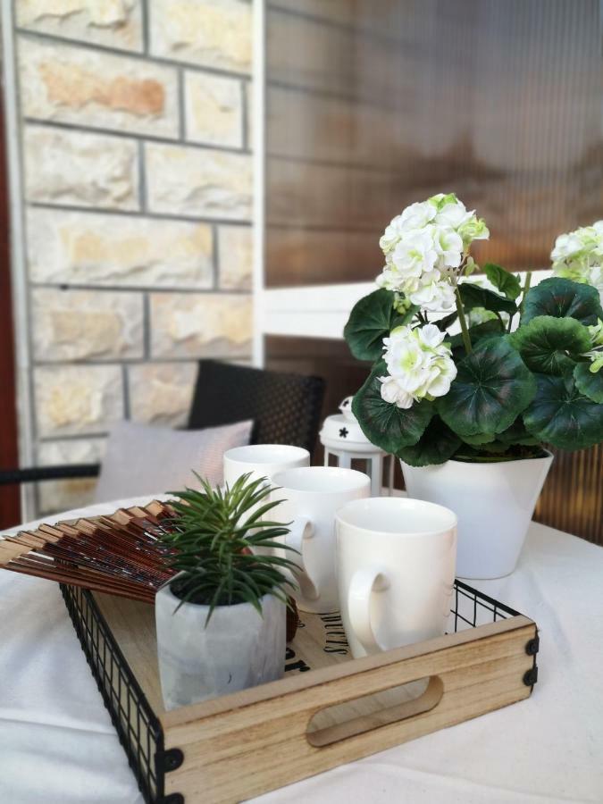 Sweet Triple Room In Makarska Exterior foto